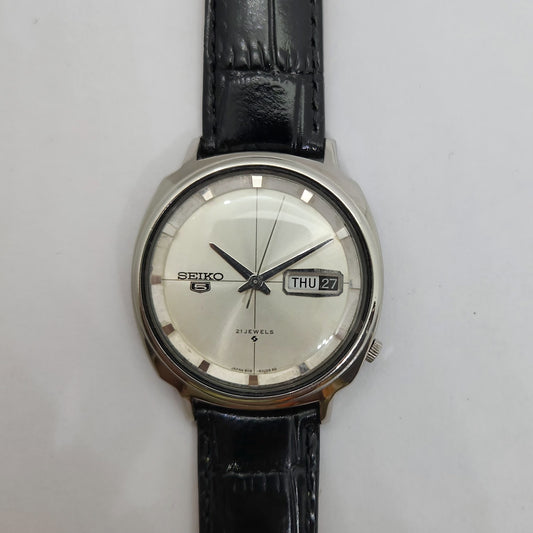 Vintage 1980 Original Seiko 5 Automatic 6119-6010 Silver face 21 Jewels Day-Date Japanese Men's Wrist Watch OG83