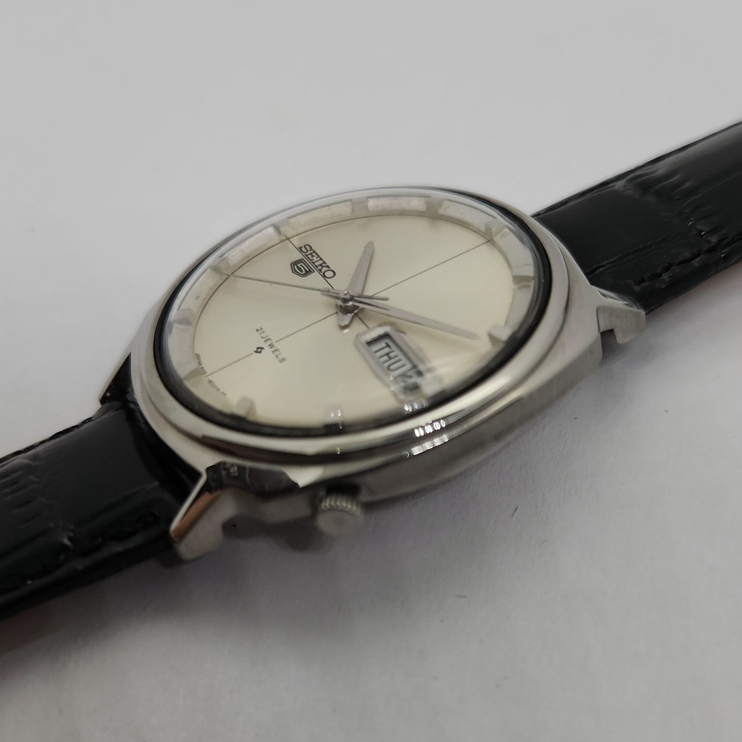 Vintage 1980 Original Seiko 5 Automatic 6119-6010 Silver face 21 Jewels Day-Date Japanese Men's Wrist Watch OG83