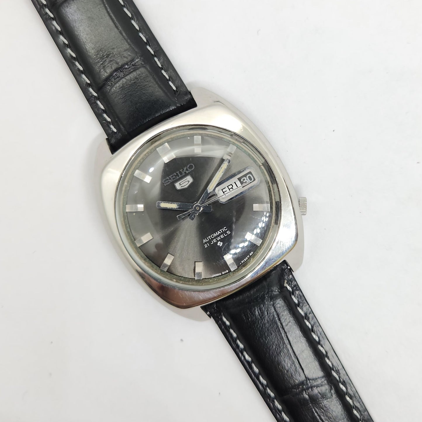 Vintage 1980 Original Seiko 5 Automatic 6119-7100 Black face 21 Jewels Day-Date Japanese Men's Wrist Watch OG85
