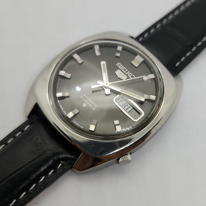 Vintage 1980 Original Seiko 5 Automatic 6119-7100 Black face 21 Jewels Day-Date Japanese Men's Wrist Watch OG85