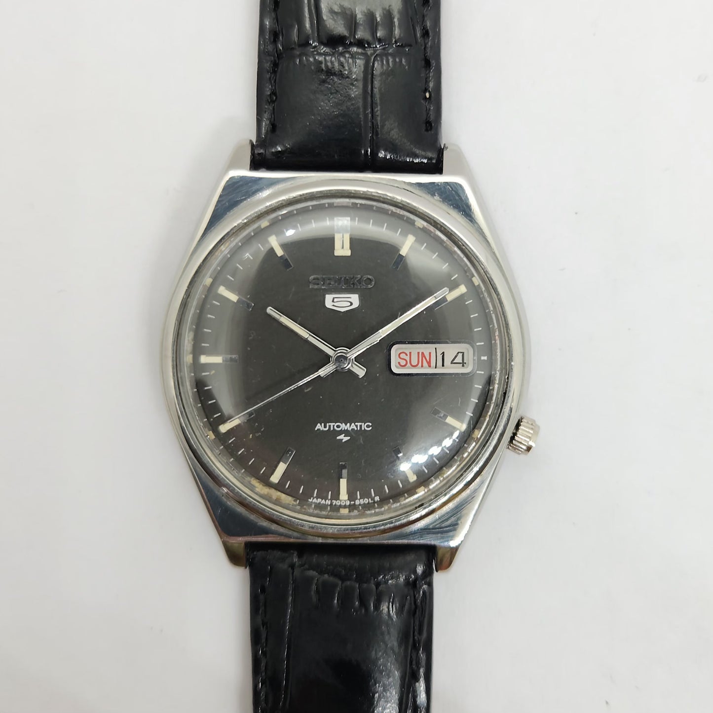 Vintage 1980 Original Seiko 5 Automatic 7009-3101 Black face 17 Jewels Day-Date Japanese Men's Wrist Watch OG89