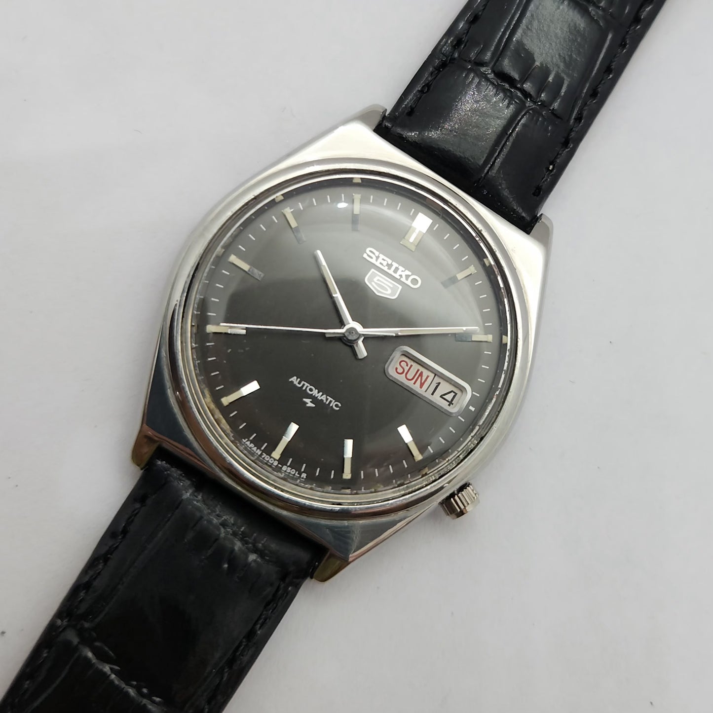 Vintage 1980 Original Seiko 5 Automatic 7009-3101 Black face 17 Jewels Day-Date Japanese Men's Wrist Watch OG89