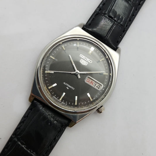 Vintage 1980 Original Seiko 5 Automatic 7009-3101 Black face 17 Jewels Day-Date Japanese Men's Wrist Watch OG89