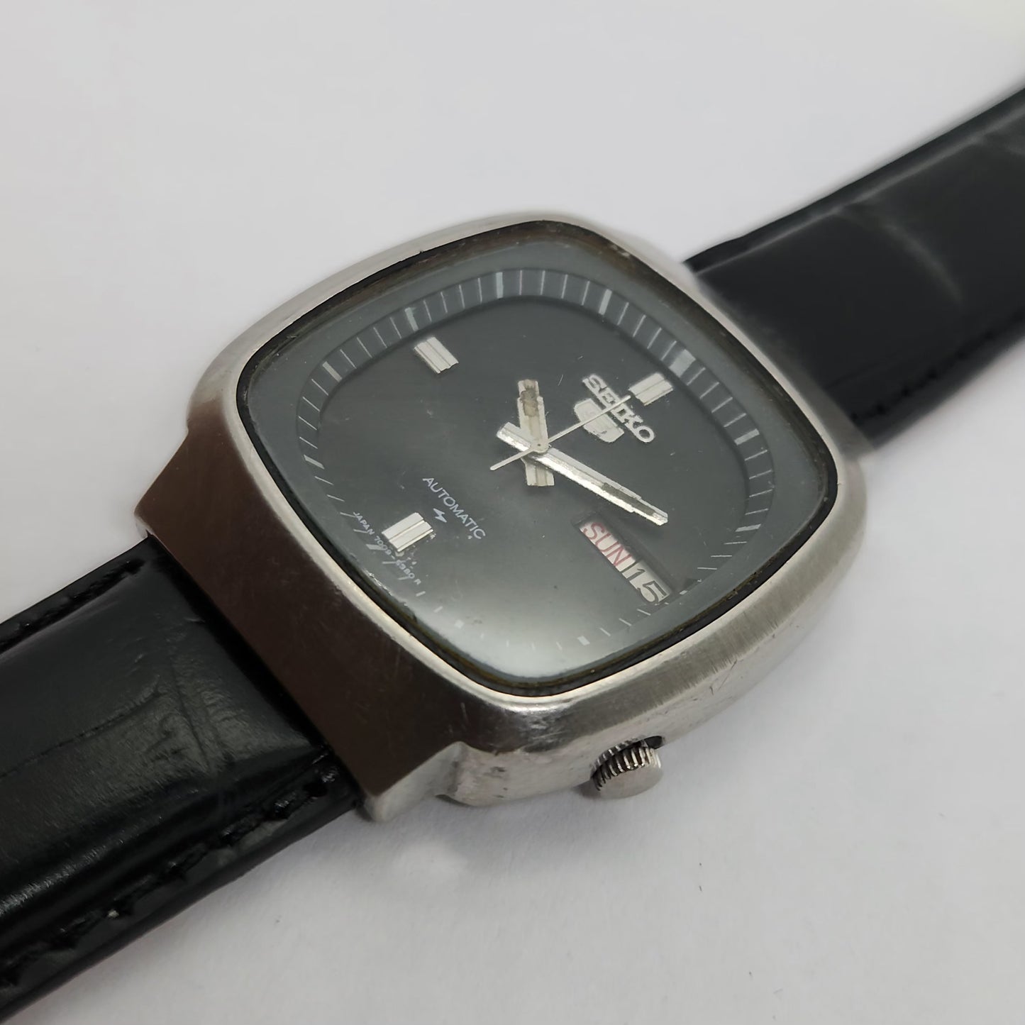 Vintage 1980 Original Seiko 5 Automatic 7009-520A Black face 17 Jewels Day-Date Japanese Men's Wrist Watch OG91