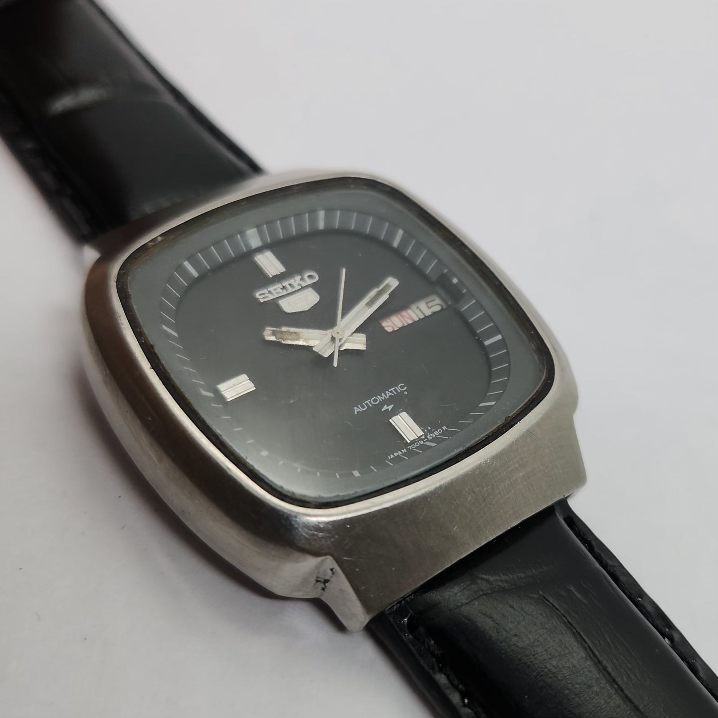 Vintage 1980 Original Seiko 5 Automatic 7009-520A Black face 17 Jewels Day-Date Japanese Men's Wrist Watch OG91