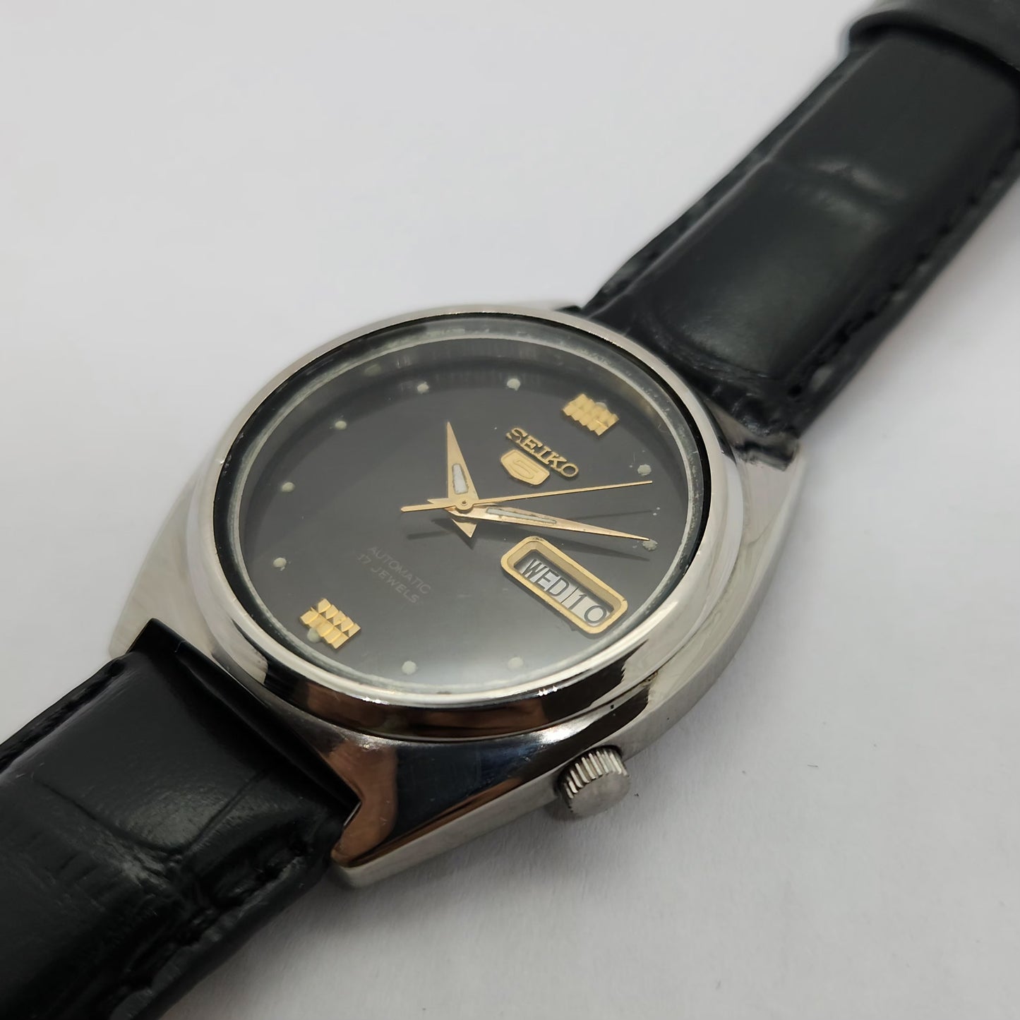 Vintage 1980 Original Seiko 5 Automatic 7009-535A Black face 17 Jewels Day-Date Japanese Men's Wrist Watch OG93
