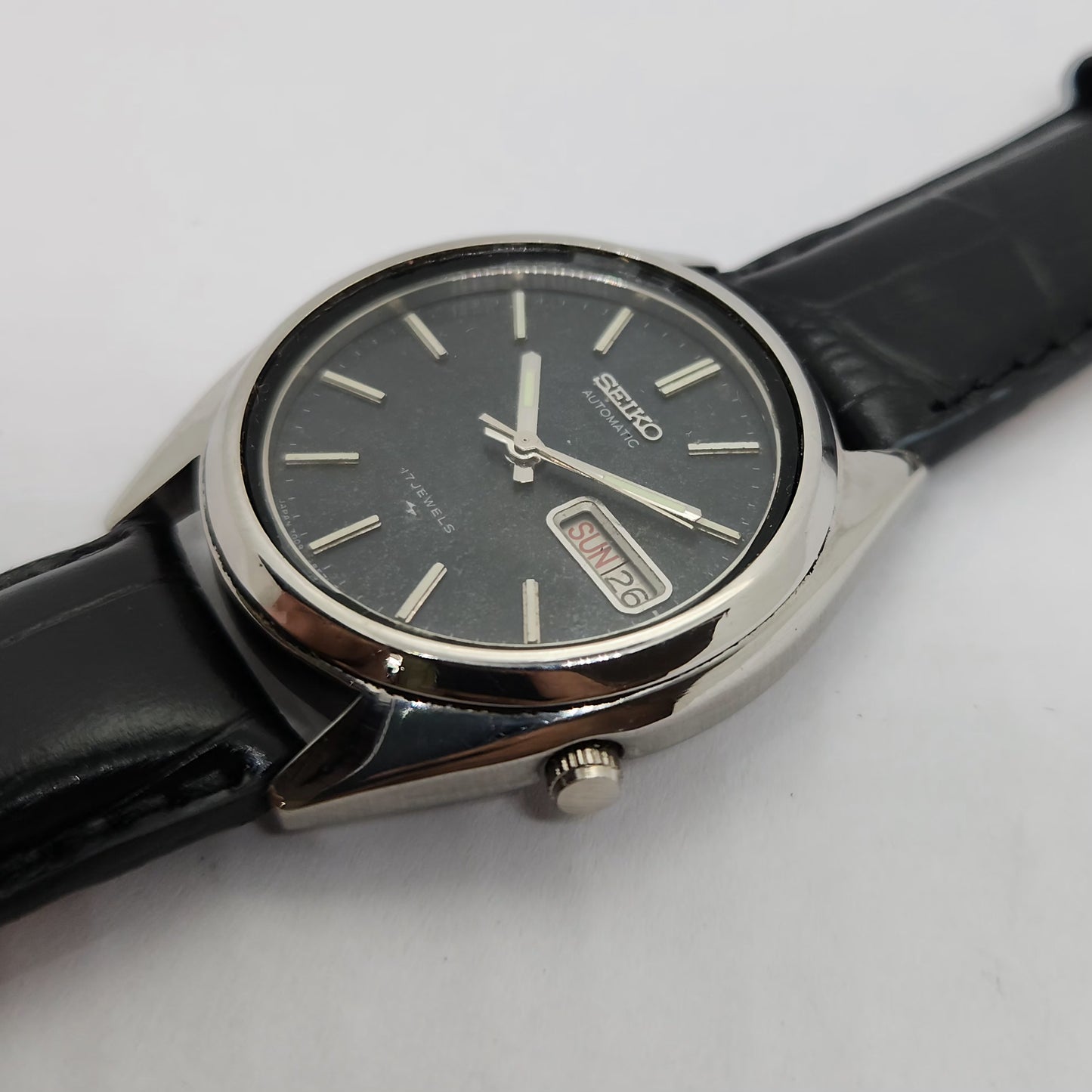 Vintage 1980 Original Seiko 5 Automatic 7009-3040 Black face 17 Jewels Day-Date Japanese Men's Wrist Watch OG94