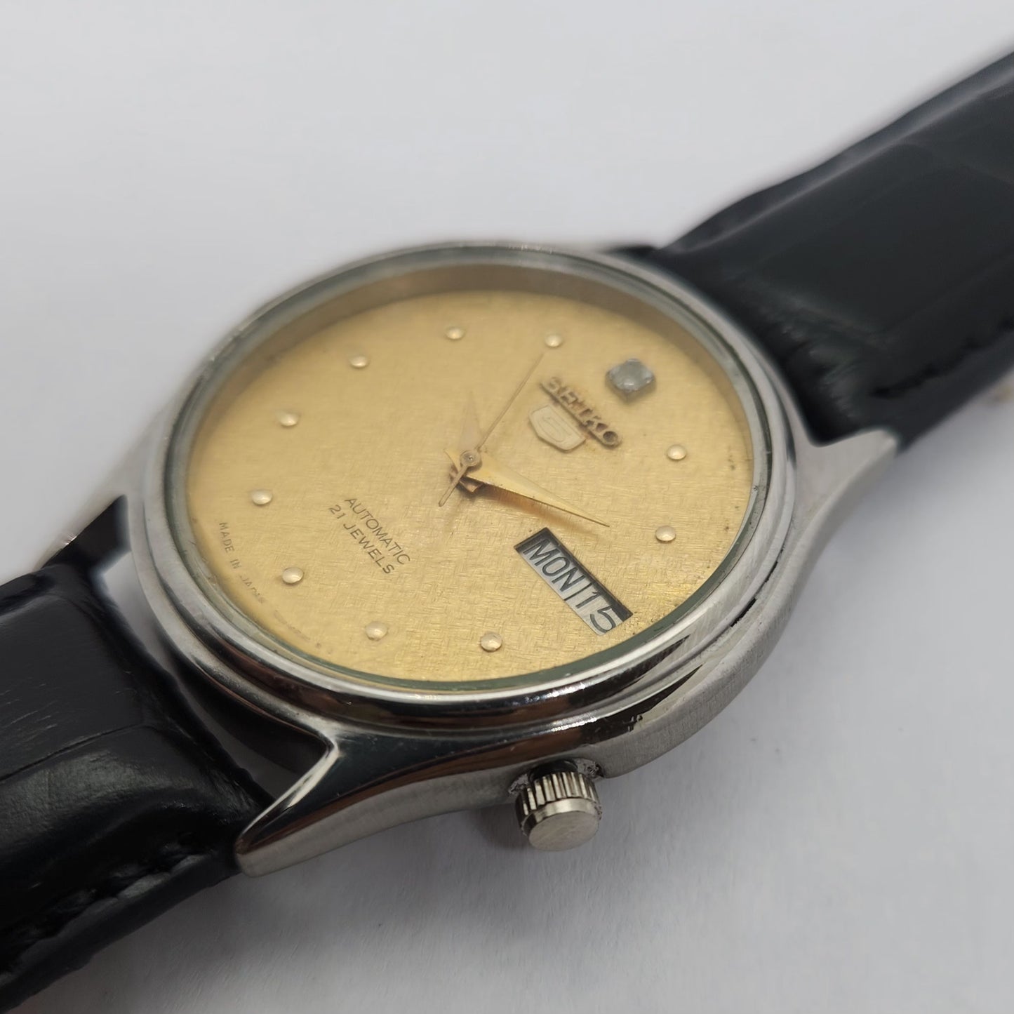 Vintage 1980 Original Seiko 5 Automatic 7009-3101 Gold face 17 Jewels Day-Date Japanese Men's Wrist Watch OG98