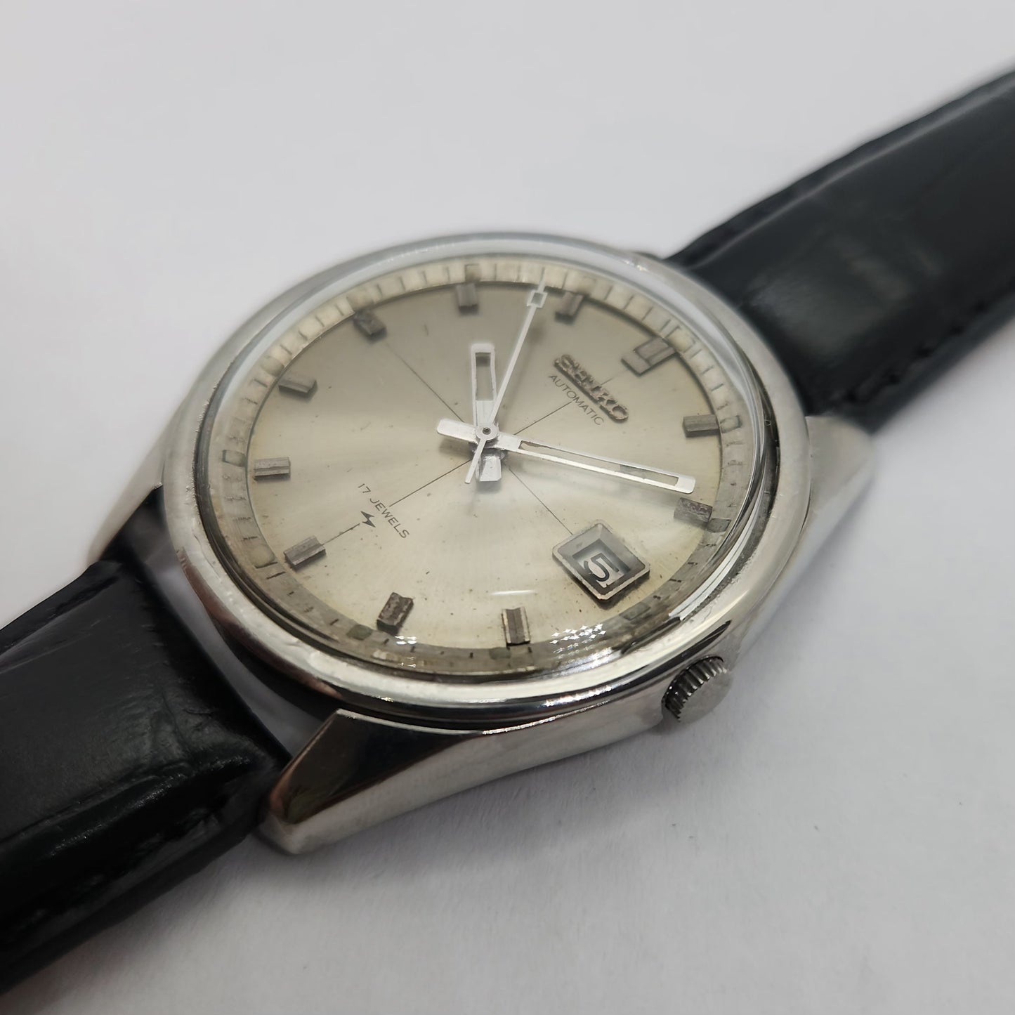 Vintage 1980 Original Seiko 5 Automatic 7005-8060 Silver face 17 Jewels Date Japanese Men's Wrist Watch OG100