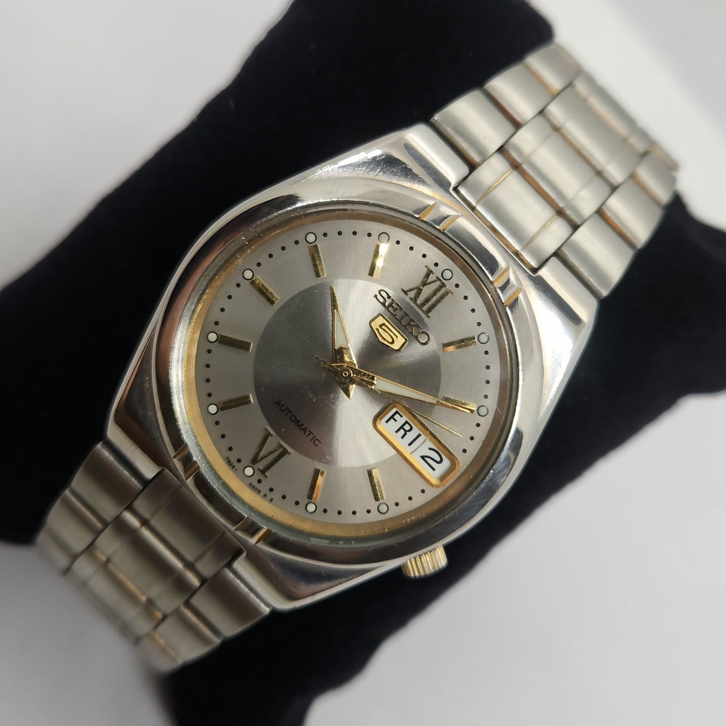 Vintage 1980 Original Seiko 5 Automatic 7s26 Silver face 21 Jewels Day-Date Japanese Men's Wrist Watch OG103