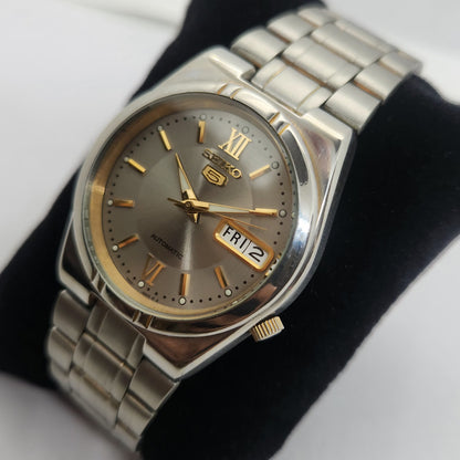 Vintage 1980 Original Seiko 5 Automatic 7s26 Silver face 21 Jewels Day-Date Japanese Men's Wrist Watch OG103