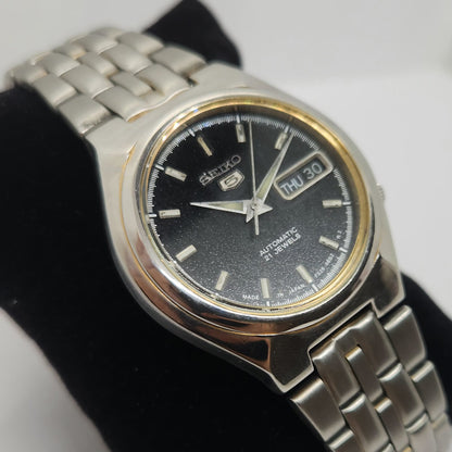 Vintage 1980 Original Seiko 5 Automatic 7s26-01T0 Black face 21 Jewels Day-Date Japanese Men's Wrist Watch OG105