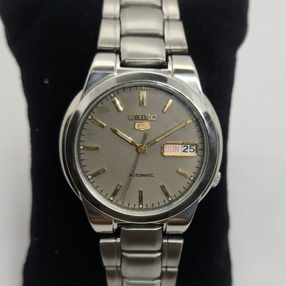 Vintage 1980 Original Seiko 5 Automatic 7s26 Grey face 21 Jewels Day-Date Japanese Men's Wrist Watch OG106