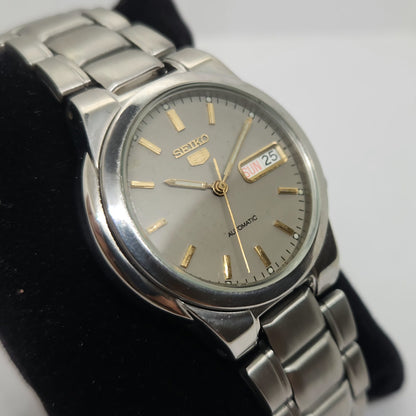 Vintage 1980 Original Seiko 5 Automatic 7s26 Grey face 21 Jewels Day-Date Japanese Men's Wrist Watch OG106