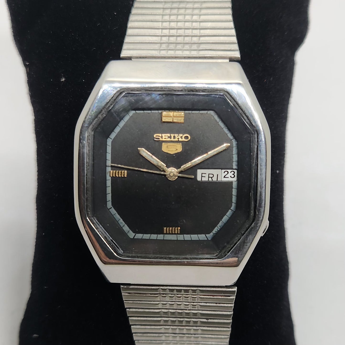 Vintage 1980 Original Seiko 5 Automatic 6309-587A Black face 21 Jewels Day-Date Japanese Men's Wrist Watch OG107