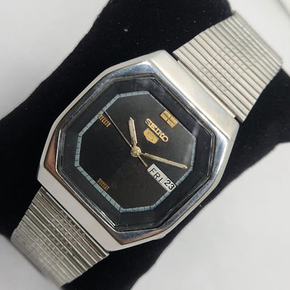 Vintage 1980 Original Seiko 5 Automatic 6309-587A Black face 21 Jewels Day-Date Japanese Men's Wrist Watch OG107