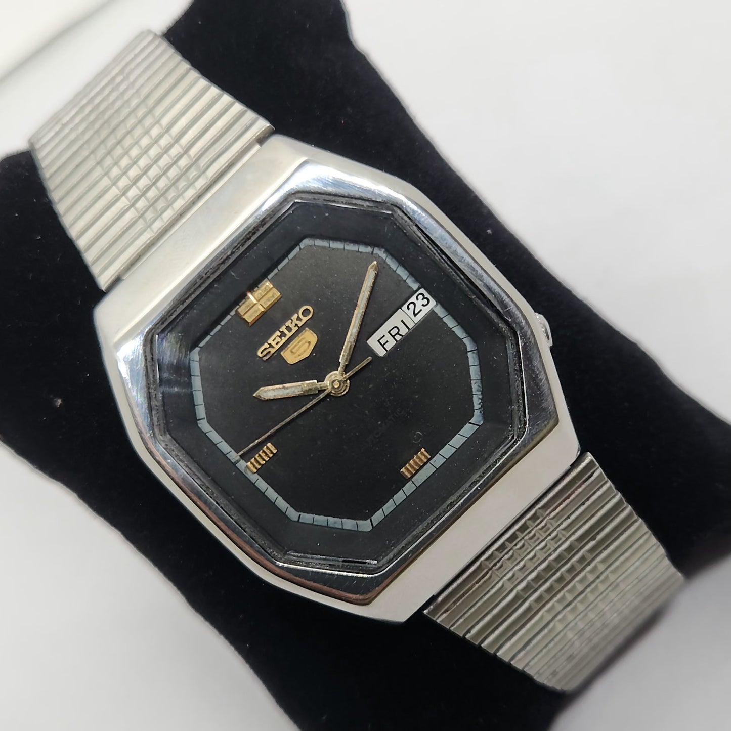 Vintage 1980 Original Seiko 5 Automatic 6309-587A Black face 21 Jewels Day-Date Japanese Men's Wrist Watch OG107