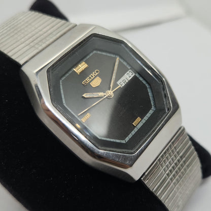 Vintage 1980 Original Seiko 5 Automatic 6309-587A Black face 21 Jewels Day-Date Japanese Men's Wrist Watch OG107