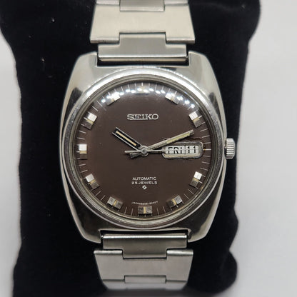 Vintage 1980 Original Seiko 5 Automatic 5506-8040T Brown face 25 Jewels Day-Date Japanese Men's Wrist Watch OG108