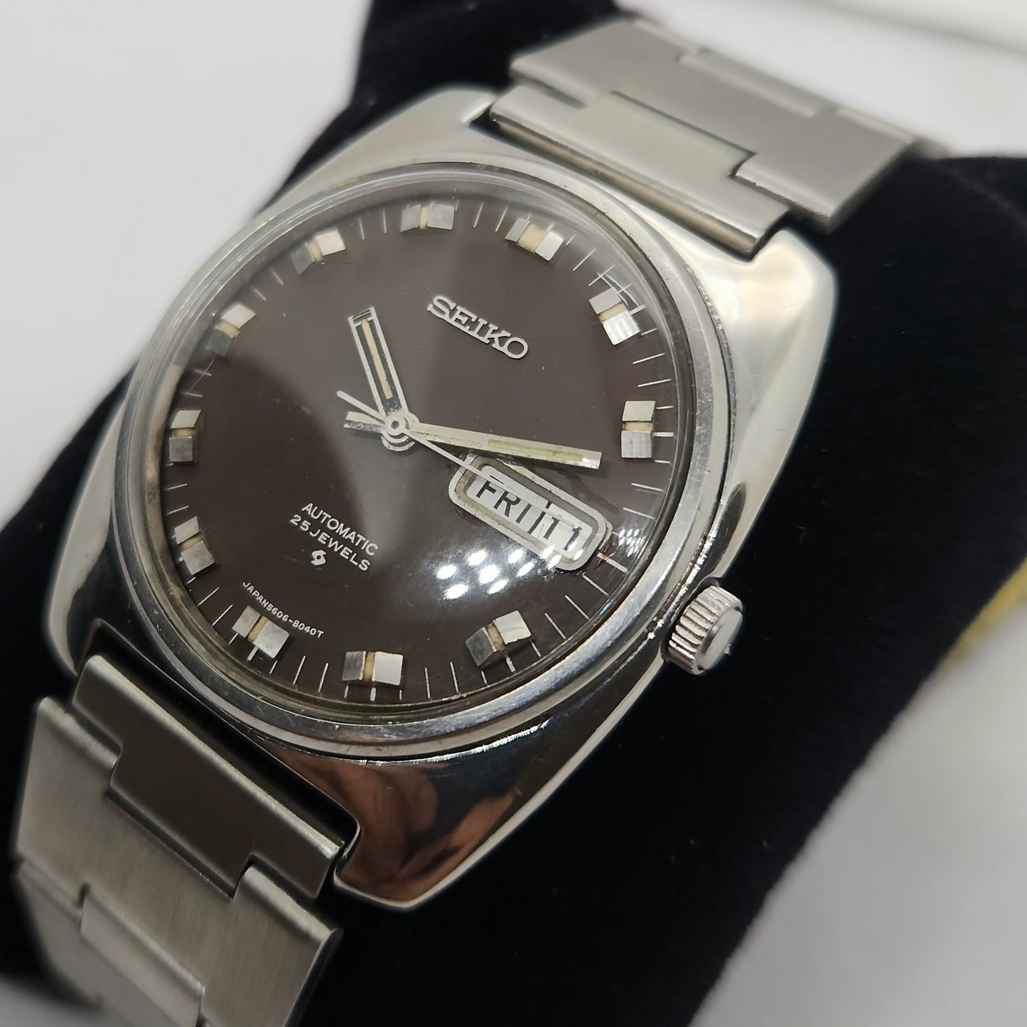 Vintage 1980 Original Seiko 5 Automatic 5506-8040T Brown face 25 Jewels Day-Date Japanese Men's Wrist Watch OG108