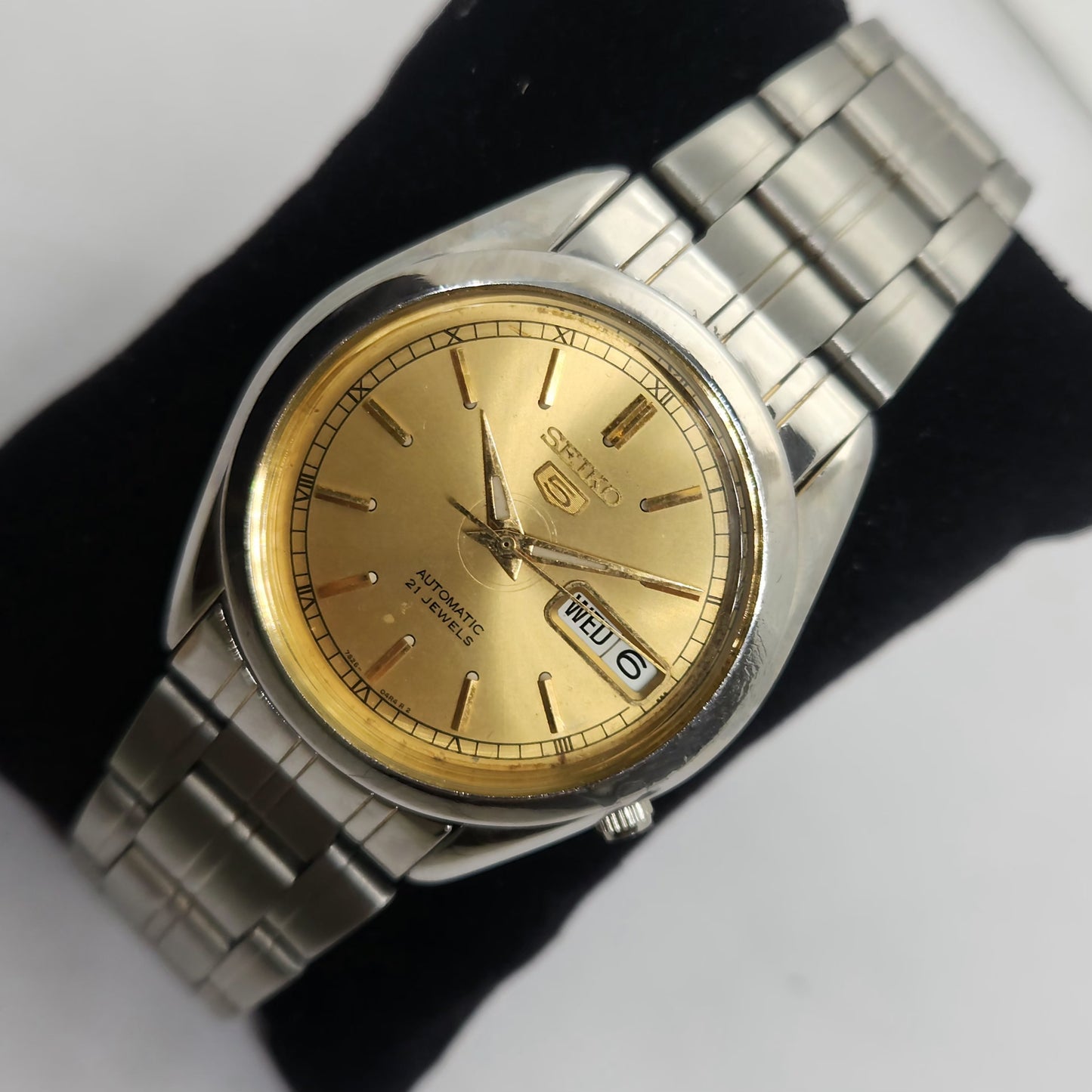 Vintage 1980 Original Seiko 5 Automatic 7s26-01R0 Golden face 21 Jewels Day-Date Japanese Men's Wrist Watch OG109