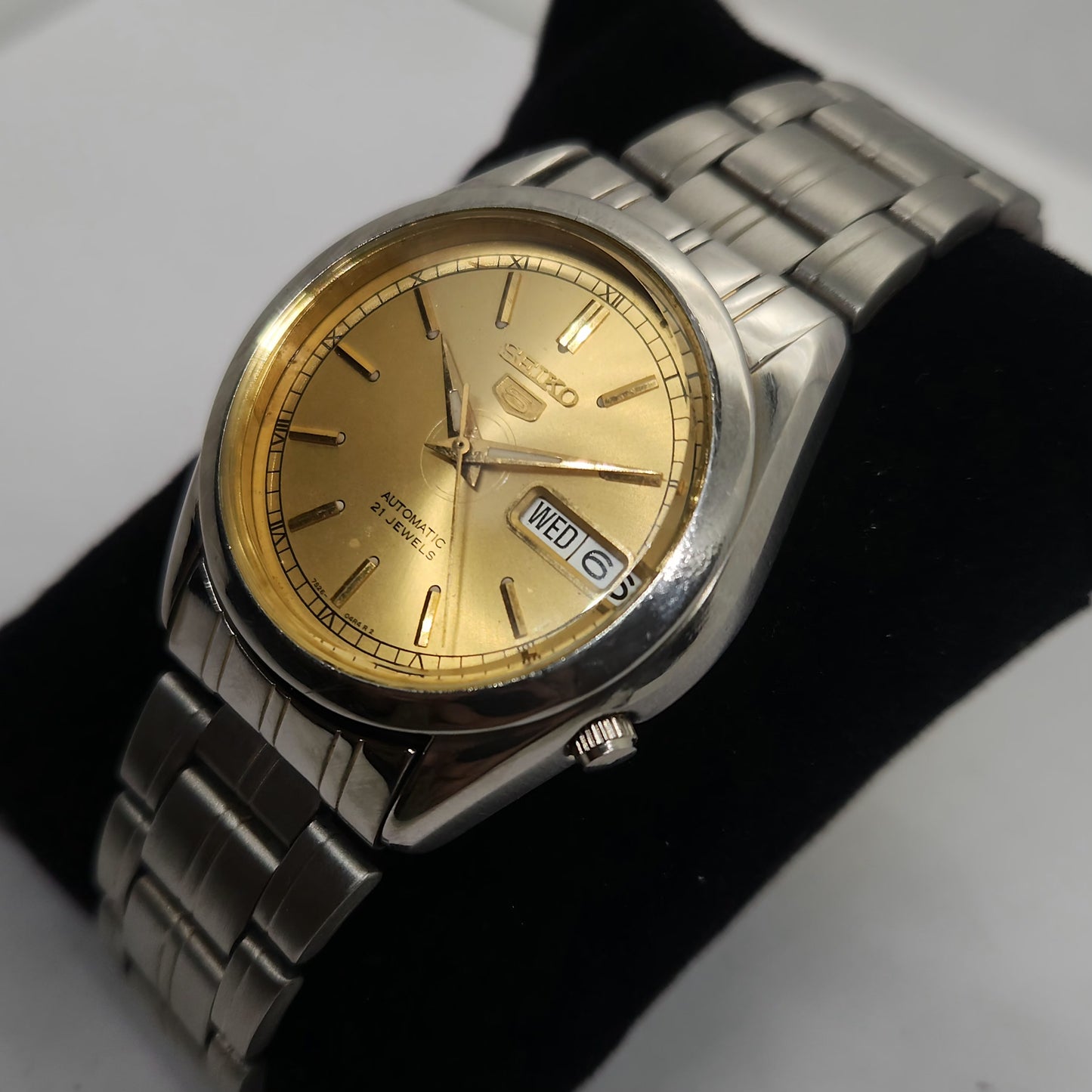 Vintage 1980 Original Seiko 5 Automatic 7s26-01R0 Golden face 21 Jewels Day-Date Japanese Men's Wrist Watch OG109
