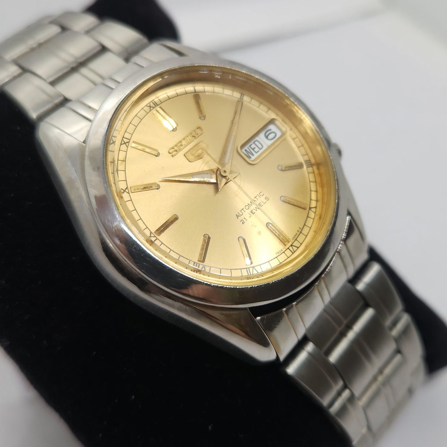 Vintage 1980 Original Seiko 5 Automatic 7s26-01R0 Golden face 21 Jewels Day-Date Japanese Men's Wrist Watch OG109