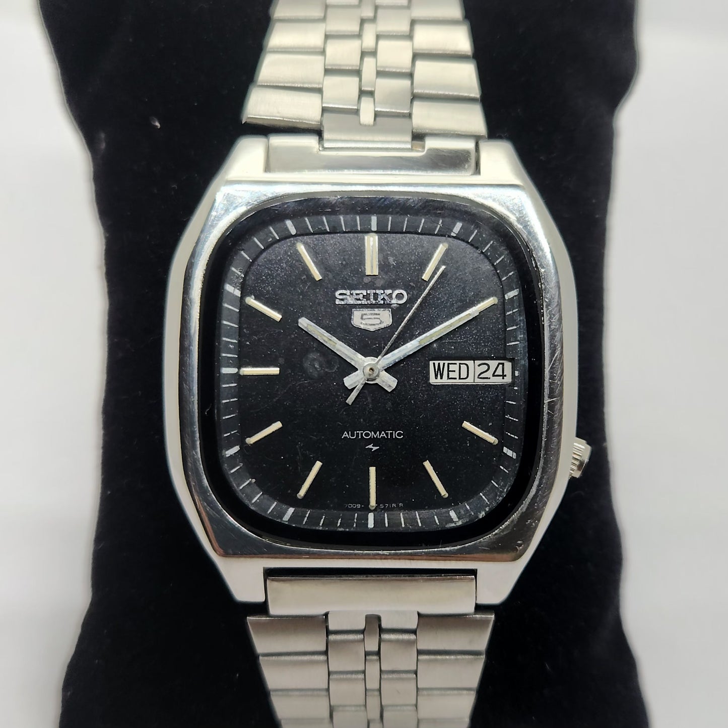 Vintage 1980 Original Seiko 5 Automatic 7009-553A Black face 17 Jewels Day-Date Japanese Men's Wrist Watch OG110