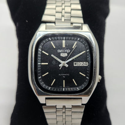 Vintage 1980 Original Seiko 5 Automatic 7009-553A Black face 17 Jewels Day-Date Japanese Men's Wrist Watch OG110