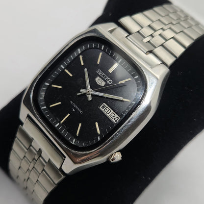 Vintage 1980 Original Seiko 5 Automatic 7009-553A Black face 17 Jewels Day-Date Japanese Men's Wrist Watch OG110