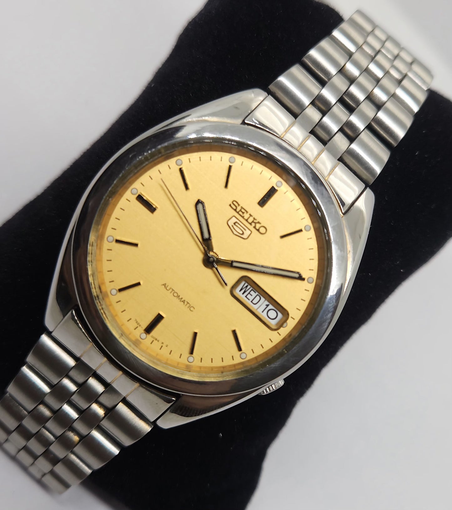 Vintage 1980 Original Seiko 5 Automatic 7s26-00X0 Golden face 21 Jewels Day-Date Japanese Men's Wrist Watch OG111