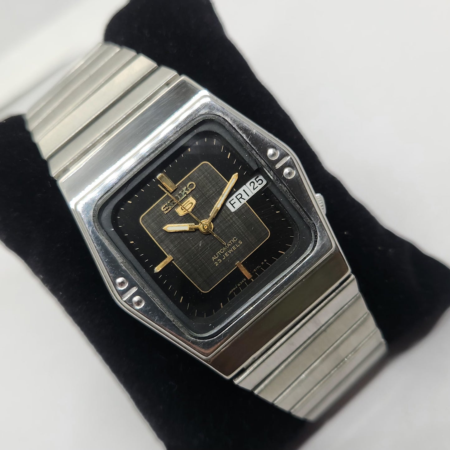 Vintage 1980 Original Seiko 5 Automatic 6349-504A Black face 23 Jewels Day-Date Japanese Men's Wrist Watch OG112