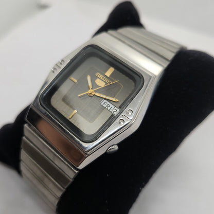 Vintage 1980 Original Seiko 5 Automatic 6349-504A Black face 23 Jewels Day-Date Japanese Men's Wrist Watch OG112