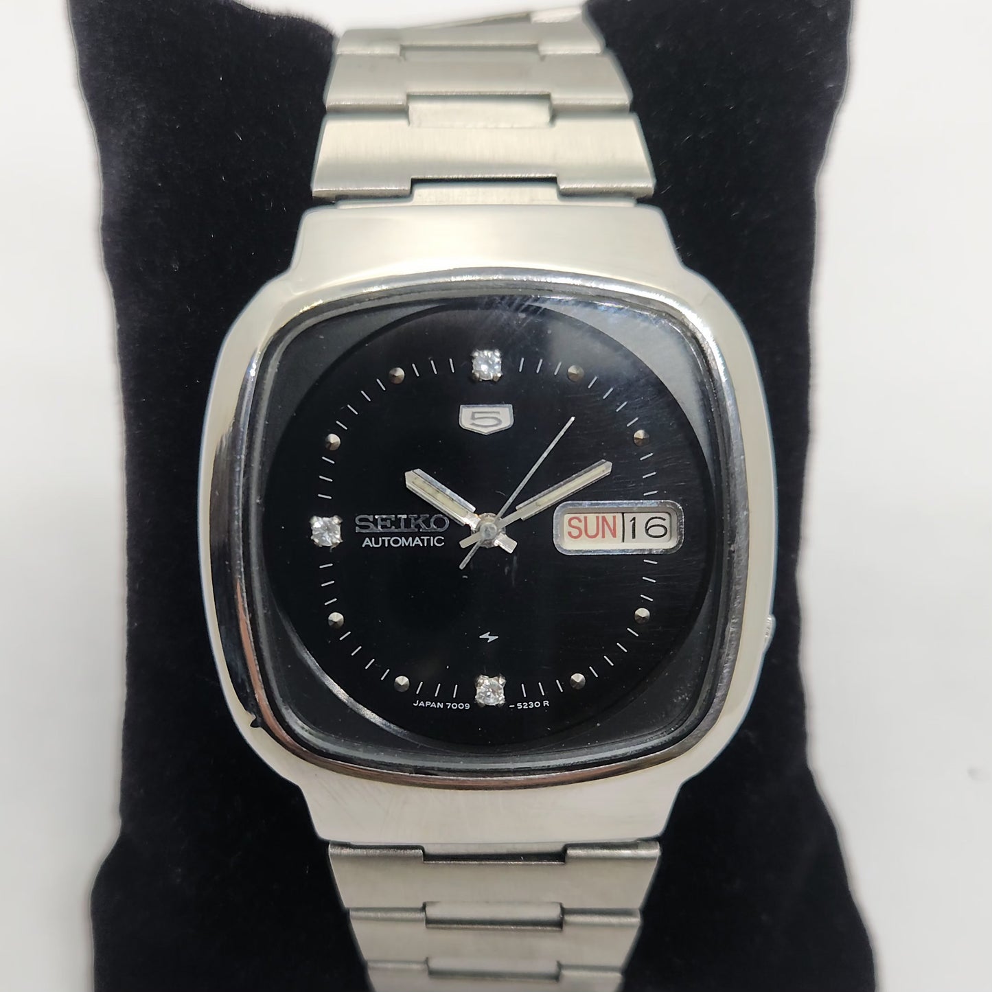 Vintage 1980 Original Seiko 5 Automatic 7009-5150 Black face 17 Jewels Day-Date Japanese Men's Wrist Watch OG113