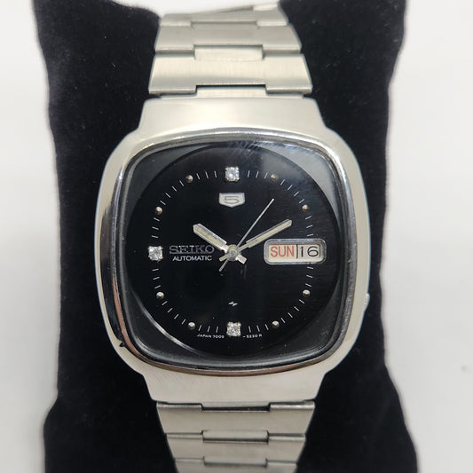 Vintage 1980 Original Seiko 5 Automatic 7009-5150 Black face 17 Jewels Day-Date Japanese Men's Wrist Watch OG113