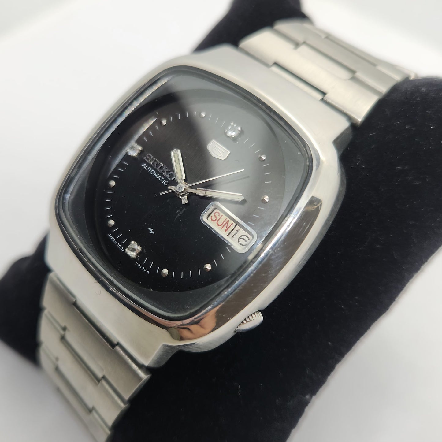Vintage 1980 Original Seiko 5 Automatic 7009-5150 Black face 17 Jewels Day-Date Japanese Men's Wrist Watch OG113
