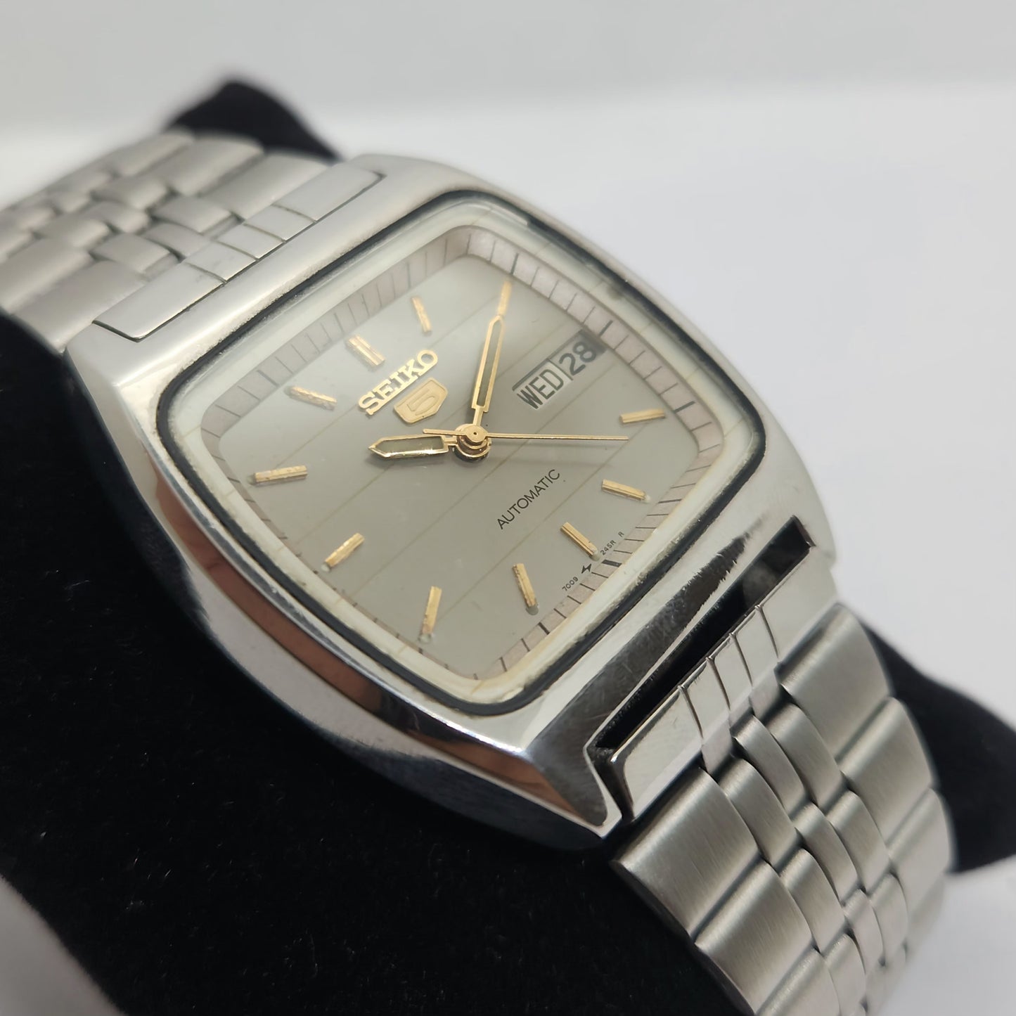 Vintage 1980 Original Seiko 5 Automatic 7009-207J Grey face 17 Jewels Day-Date Japanese Men's Wrist Watch OG114