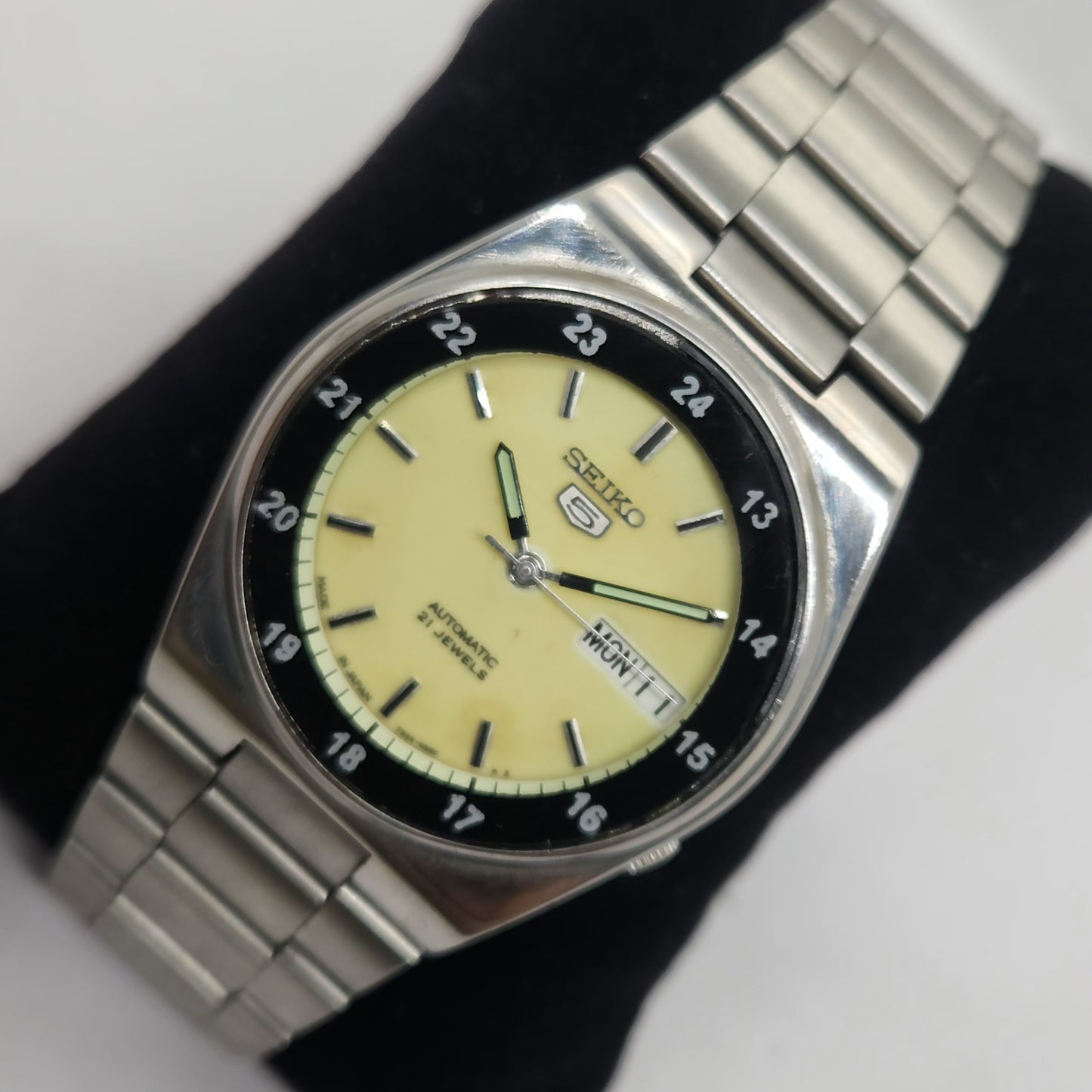 Vintage 1980 Original Seiko 5 Automatic 7s26-3160 Lume face 21 Jewels Day-Date Japanese Men's Wrist Watch OG116