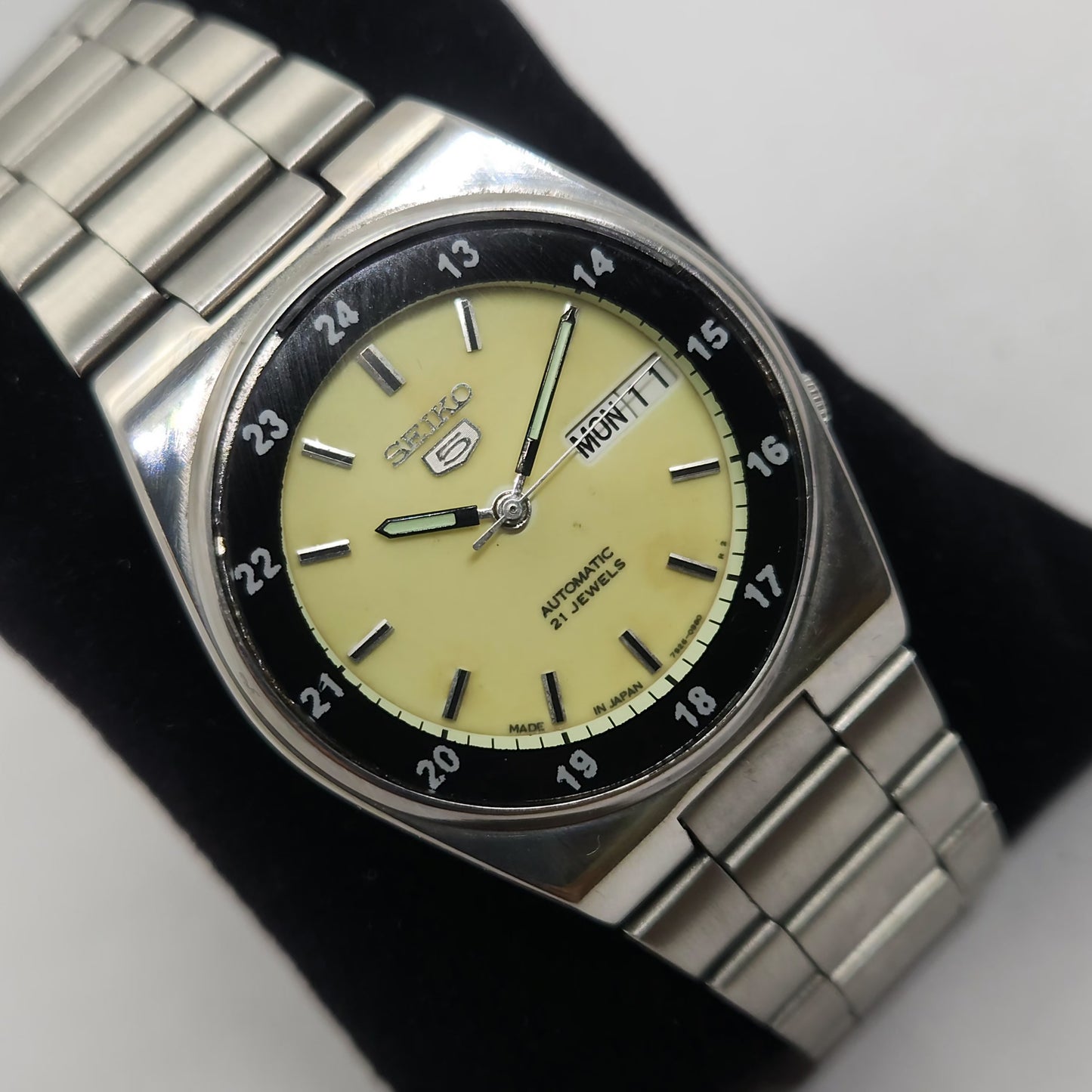Vintage 1980 Original Seiko 5 Automatic 7s26-3160 Lume face 21 Jewels Day-Date Japanese Men's Wrist Watch OG116