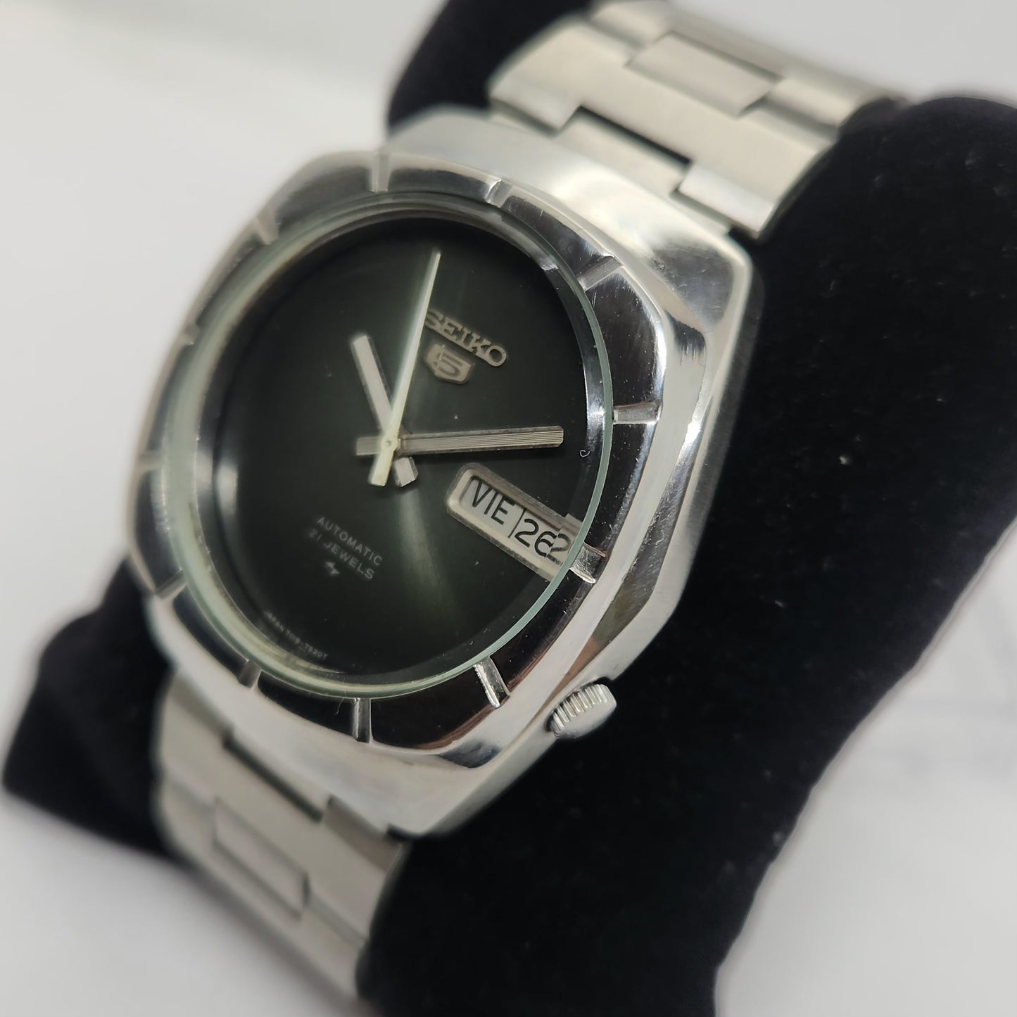 Vintage 1980 Original Seiko 5 Automatic 7019-7370 Black face 21 Jewels Day-Date Japanese Men's Wrist Watch OG117