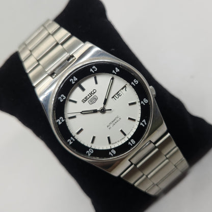 Vintage 1980 Original Seiko 5 Automatic 7s26 White face 21 Jewels Day-Date Japanese Men's Wrist Watch OG118