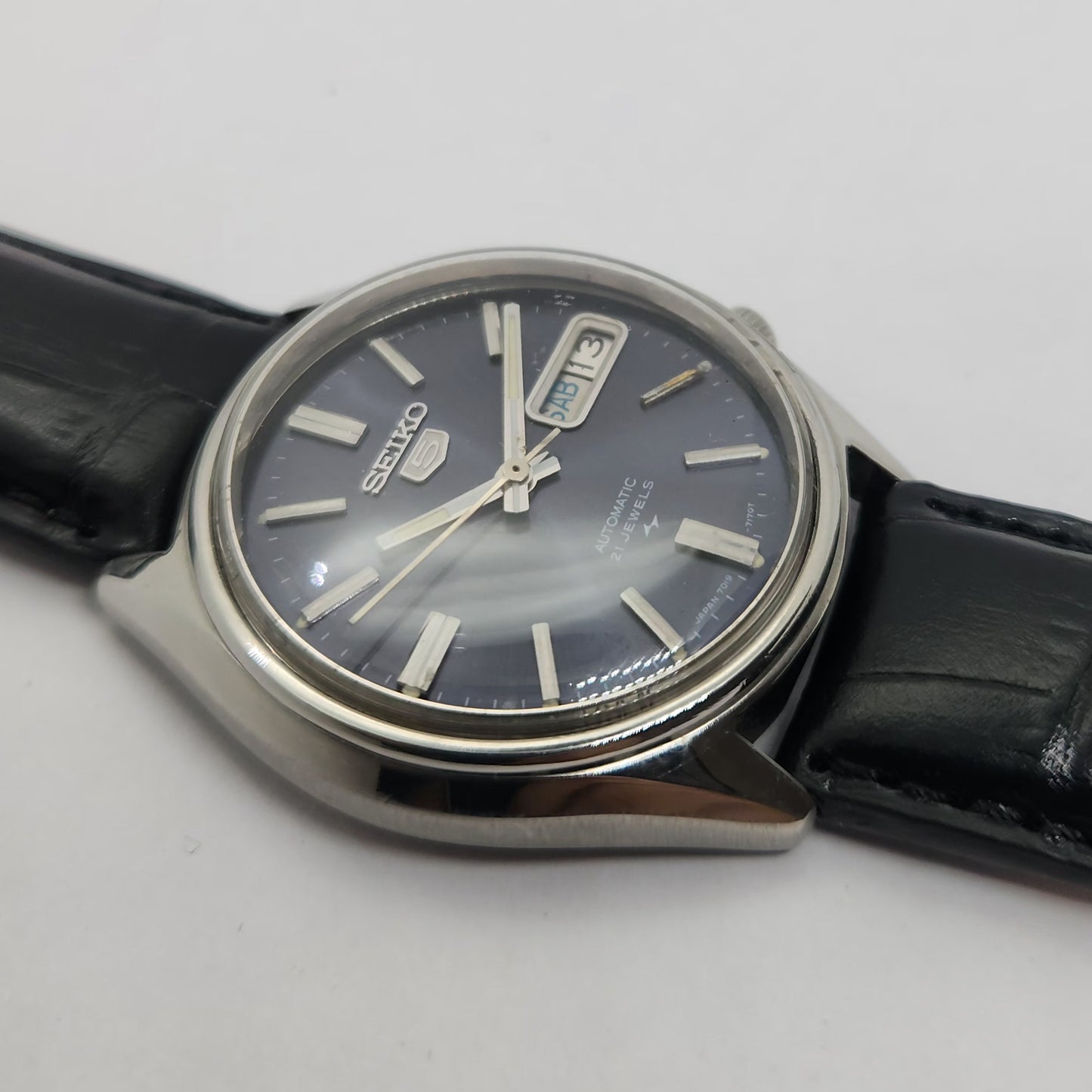 Vintage 1980 Original Seiko 5 Automatic 7019-7100 Blue face 21 Jewels Day-Date Japanese Men's Wrist Watch OG119