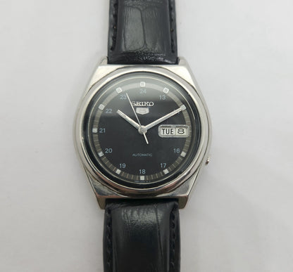 Vintage 1980 Original Seiko 5 Automatic 7S26-03B0 Black face 21 Jewels Day-Date Japanese Men's Wrist Watch OG121