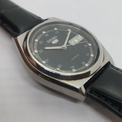Vintage 1980 Original Seiko 5 Automatic 7S26-03B0 Black face 21 Jewels Day-Date Japanese Men's Wrist Watch OG121