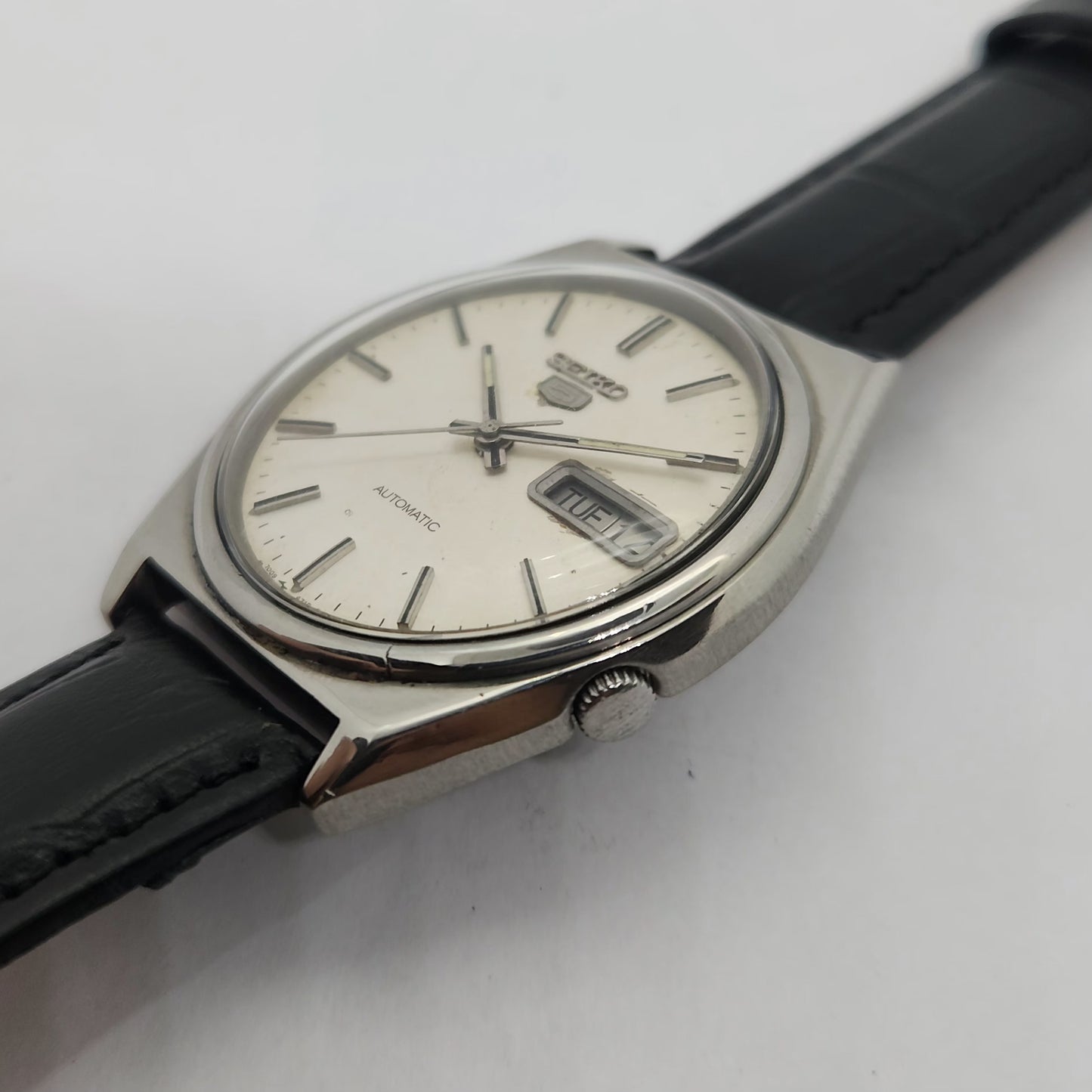 Vintage 1980 Original Seiko 5 Automatic 7009-3140 Silver face 17 Jewels Day-Date Japanese Men's Wrist Watch OG22