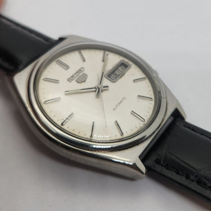 Vintage 1980 Original Seiko 5 Automatic 7009-3140 Silver face 17 Jewels Day-Date Japanese Men's Wrist Watch OG22