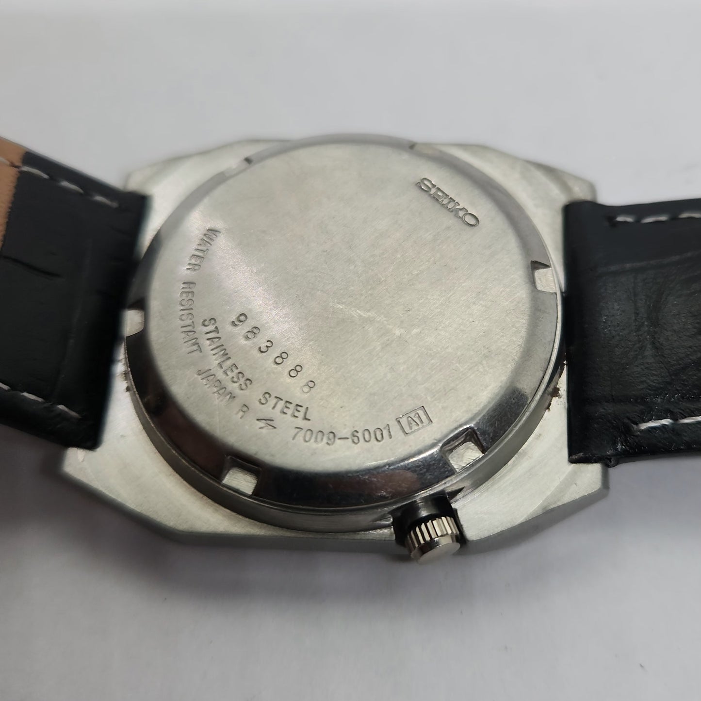 Vintage 1980 Original Seiko 5 Automatic 7009-6001 Golden face 17 Jewels Day-Date Japanese Men's Wrist Watch OG126
