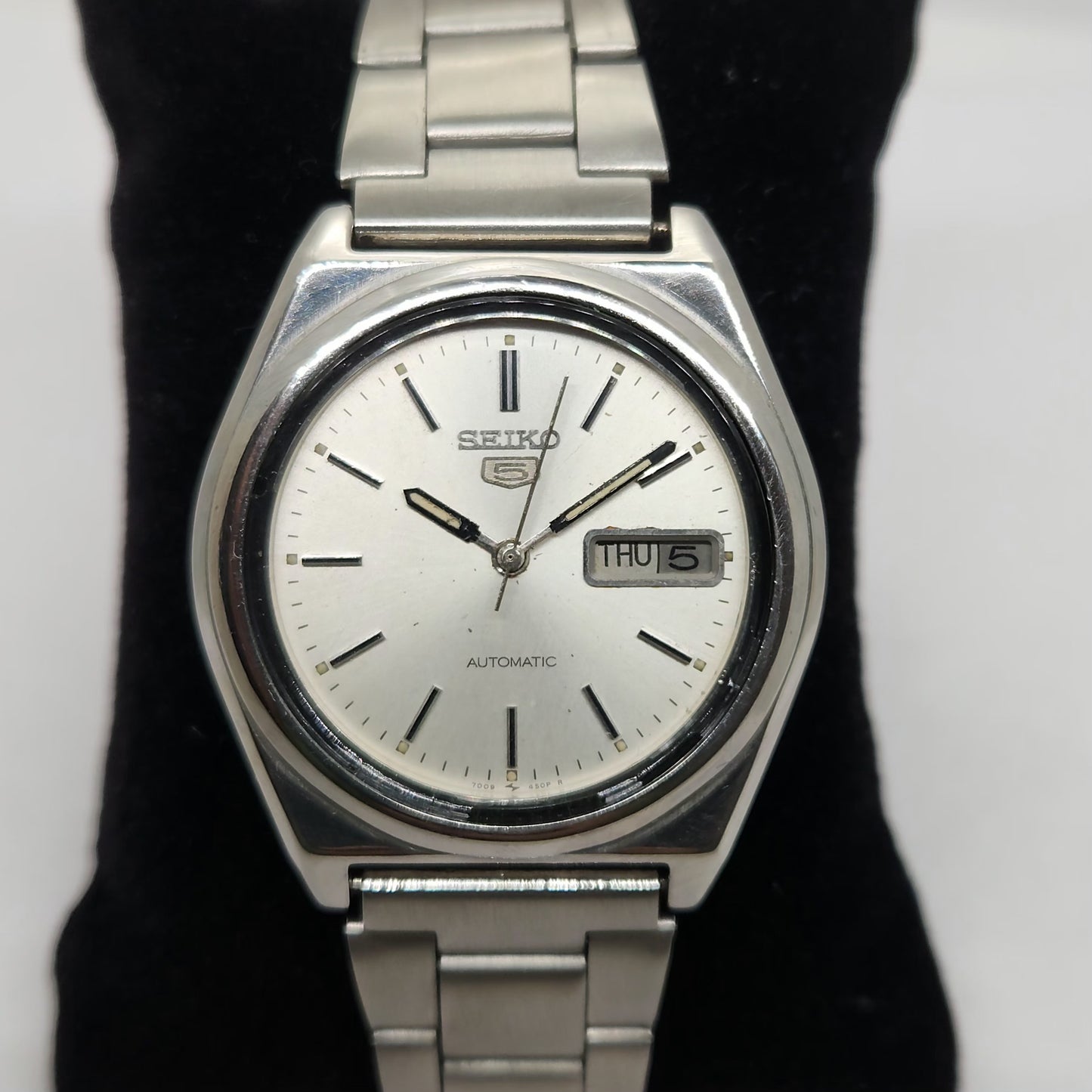 Vintage 1980 Original Seiko 5 Automatic 7009-876J Silver face 17 Jewels Day-Date Japanese Men's Wrist Watch OG131