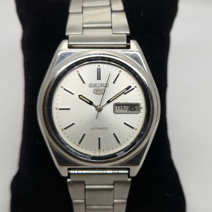 Vintage 1980 Original Seiko 5 Automatic 7009-876J Silver face 17 Jewels Day-Date Japanese Men's Wrist Watch OG131