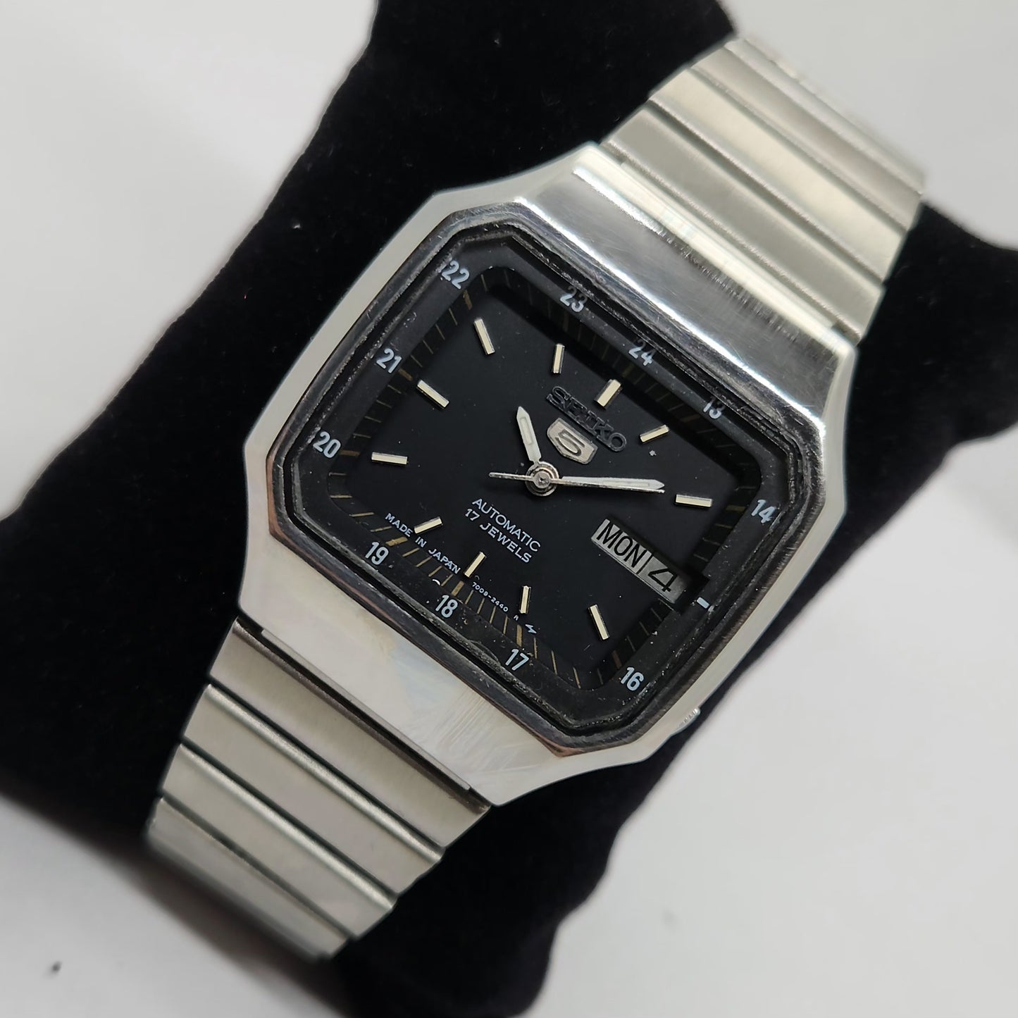 Vintage 1980 Original Seiko 5 Automatic 7009-3140 Black face 17 Jewels Day-Date Japanese Men's Wrist Watch OG133